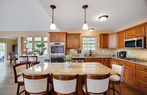 Lackawaxen House | Poconos Masthope 6BR Home Ski Big Bear - Lake Pool