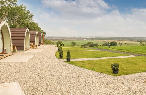 Armoy Cottage | POD 2, romantic, with hot tub in Ballycastle