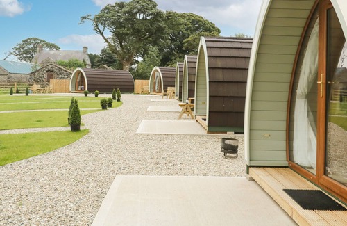 Armoy Cottage | POD 2, romantic, with hot tub in Ballycastle