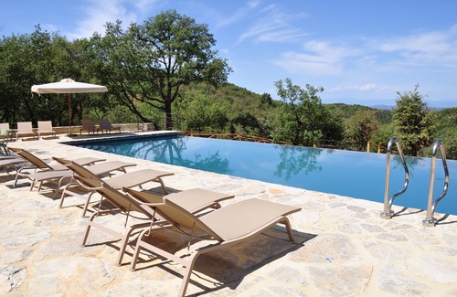 Castellina in Chianti Villa | Podere La Valle 9BR, 16-20 Guests Retreats & Family In Restored Farm Spa & Pool