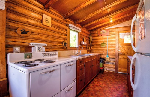 Rangeley House | Poet's Lodge - Rustic 4 bedroom cabin on the shores of Mooselookmeguntic Lake