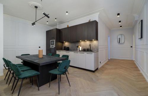 Chaillot Apartment | Poetic Stay - Champs Elysees