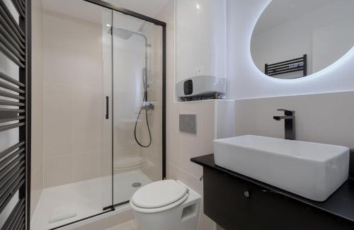 Quartier de Rochechouart Apartment | Poetic Stay - Montmartre