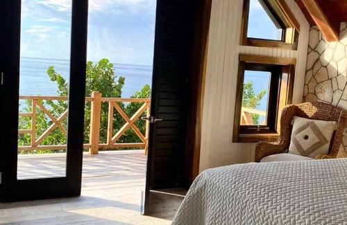 Orange Bay Villa | Poetreef Villa - Waterfront Cut Stone Luxury