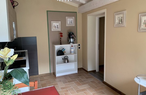 Gallicano Cottage | POETRY - cottage with garden, shared pool, private patio