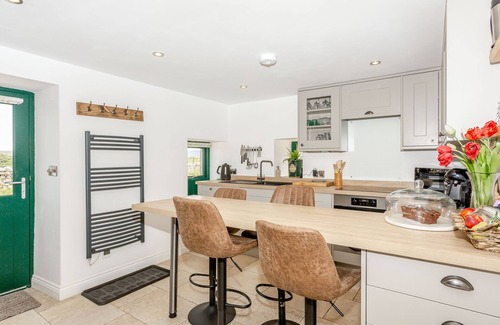 Skipton House | POGLES WOOD COTTAGE, pet friendly, with a garden in Grassington