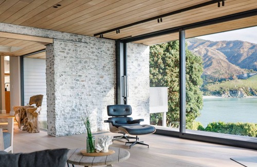 Nelson Region House | Pohutukawa Lodge, Pepin Island