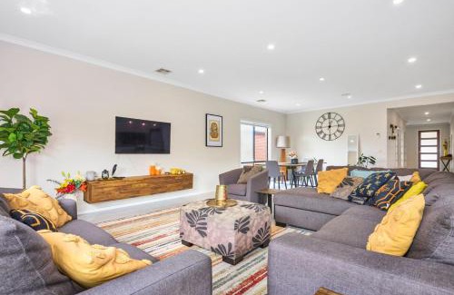 Point Cook House | Point Cook Serenity Stay 4 Bedrooms