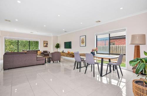 Point Cook House | Point Cook Serenity Stay 4 Bedrooms
