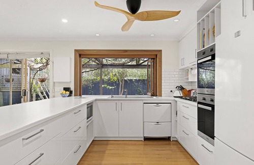 Point Lonsdale House | Point Lonnie Gem