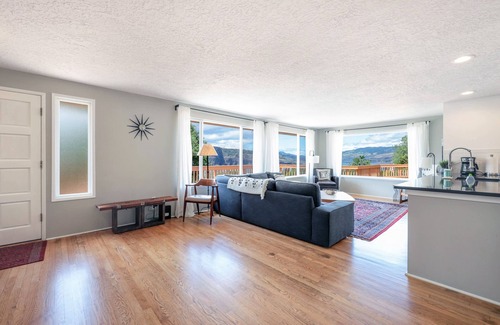 Lyle House | Point Lyle, River Views, Pellet Stove, Scenic!