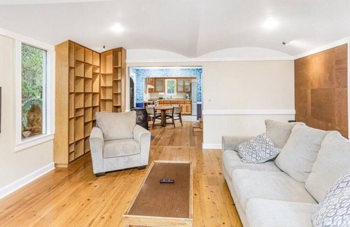 Lowell Point Cottage | Point Place, Cozy Cabin a Short Walk from the Beach