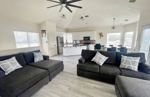 Waterford On Lake Travis House | Point Venture Monthly