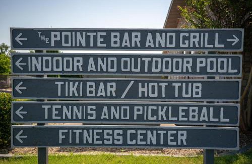 Table Rock Apartment | Pointe Royale Resort - Restaurant, Golfing, Pools, Gym, Trails, Lake Access