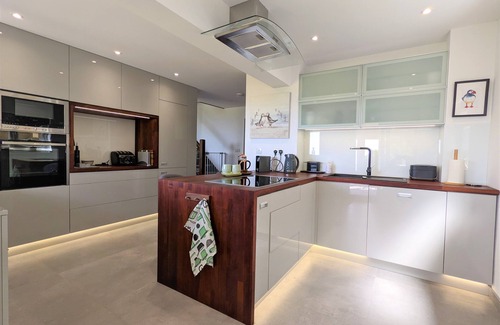 Ventnor Cottage | Pointe South - a house that sleeps 6 guests in 3 bedrooms