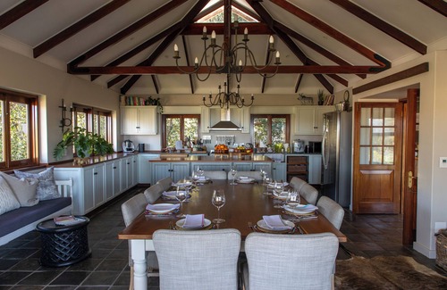 Constantia House | Pointers Villa with views of the vineyards, ocean and breathtaking sunrises.