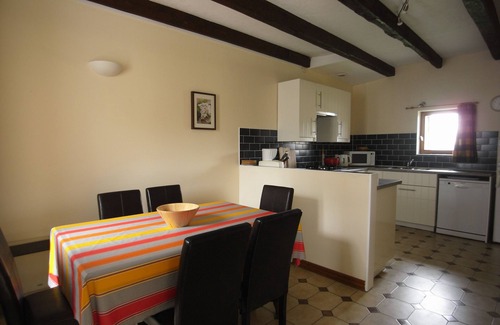 Les Champs-Geraux Cottage | Poire, 2 bedroom family cottage