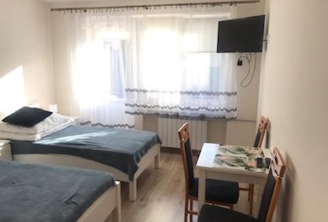 Jedrzejow House | Pokoje Gościnne