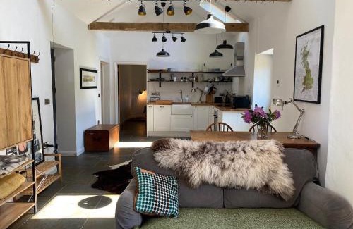 Newport House | Polly's Barn, Penrhyn