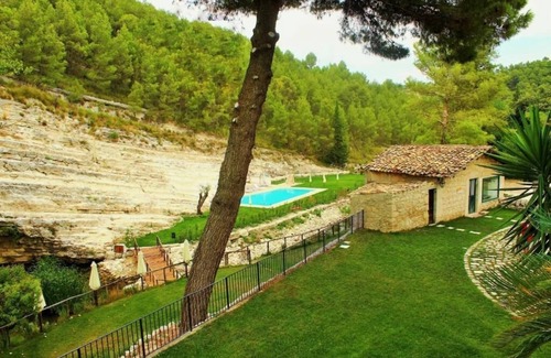 Monterosso Almo Cottage | Pomegranate Cottage