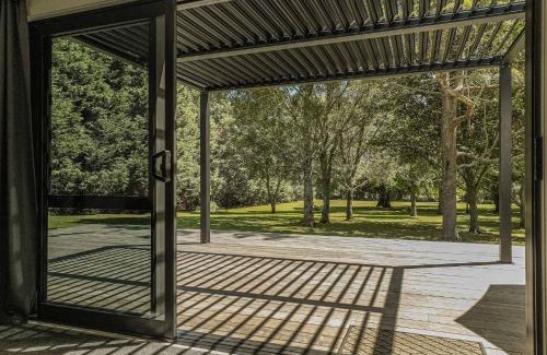 Raglan House | Pond Road Park - Raglan