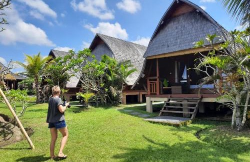 Peliatan Cabin | Pondok Gandalangu Ubud-Dikelilingi Hamparan Sawah