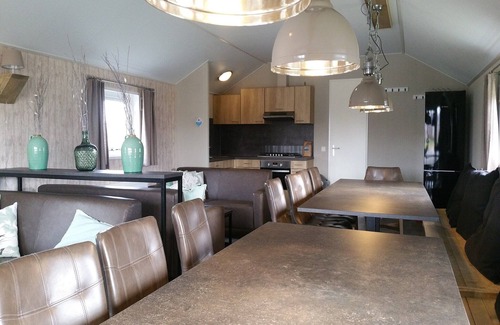 Bant Ski Chalet | Pondside Stay w/Kitchen