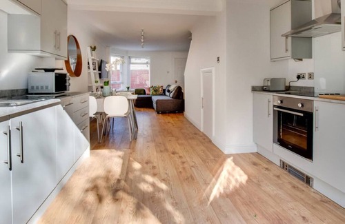 Pontcanna House | Pontcanna Mews in the beautiful Cardiff