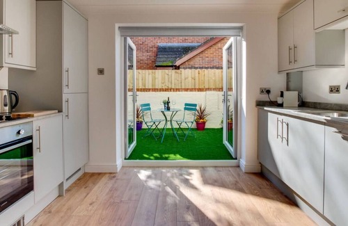 Pontcanna House | Pontcanna Mews in the beautiful Cardiff