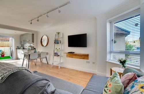 Pontcanna House | Pontcanna Mews - Two Bedroom House, Sleeps 4