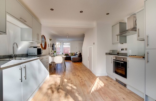 Pontcanna House | Pontcanna Mews - Two Bedroom House, Sleeps 4