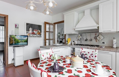 Nozanno Villa | Ponte a Moriano Villa with Private Parking&Garden!