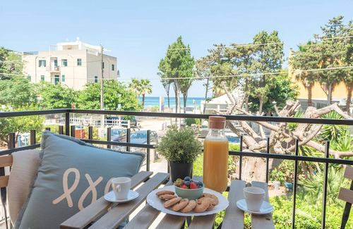 Rivabella Apartment | Ponticello sul Mare, Situato di Fronte la Spiaggia con una Fantastica Vista Mare