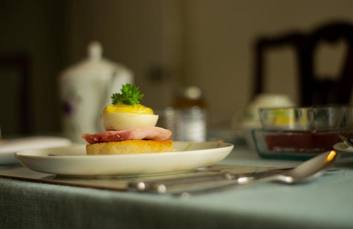 Ammanford Bed & Breakfast | Pontyclerc Farm House Bed and Breakfast