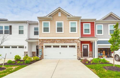 Frankford House | Pool Access and Beach Shuttle Millville Townhome!