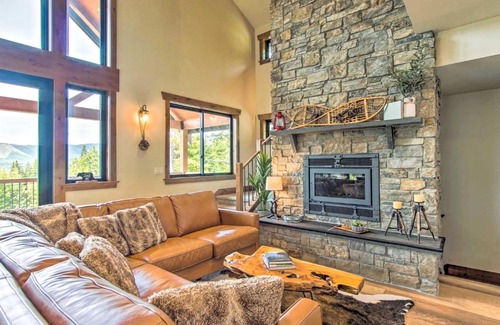 Ronald House | Pool Access Cle Elum Mtn-View Cabin with Game Room
