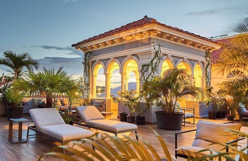 Casco Viejo Apartment | Pool and rooftop with Two Bedrooms and Kitchen A8