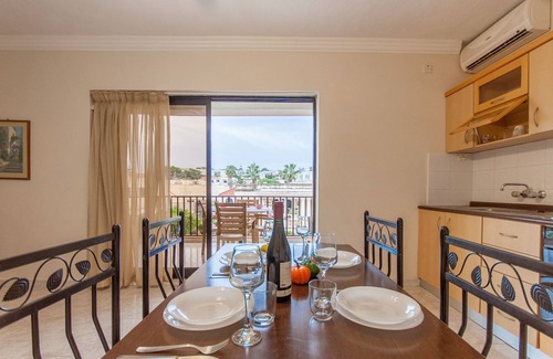 Santa Maria Estate Apartment | Pool and Sea, charming Merill Apart 2, Mellieha, Malta
