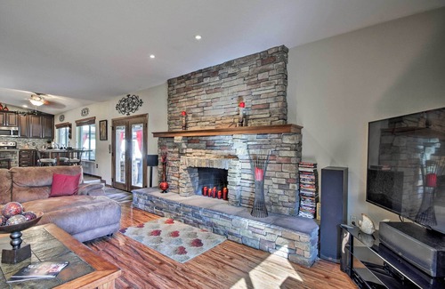 Mesa House | Pool, Bar & Game Room: Red Mountain Mesa Oasis