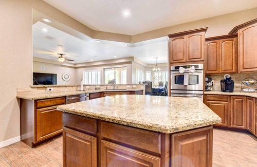Queen Creek House | Pool, BBQ & Bar: Family Home in Queen Creek