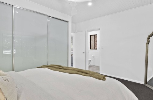 Bucca House | Pool, BBQ, WI-FI, Pool Table, Peaceful Rural Setting, Drive to Beach and Shops
