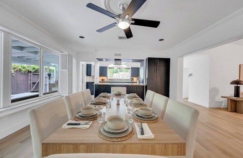 Biscayne Park House | POOL & BBQ with the family