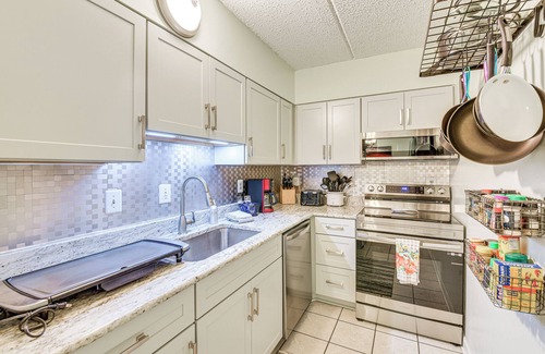 Mary Esther Condo | Pool & Beach Access: Lovely Mary Esther Condo!