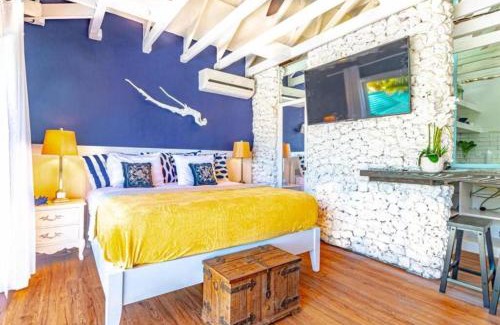 Gambier Apartment | Pool Cottage at Viking Hill - Love Beach