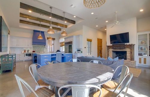 Austin House | Pool & Covered Patios: Sprawling Austin Estate!