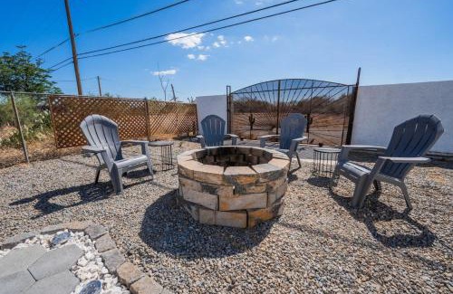 South Park House | Pool, Deck, Fire-Pit - 5 min to UofA & Downtown