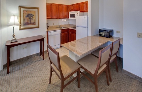 Rockford Condo | Pool. Free Breakfast. Your Next Vacation!
