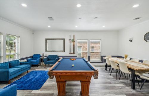 Wetmore House | Pool, Games & Bbq Luxury Texas Home