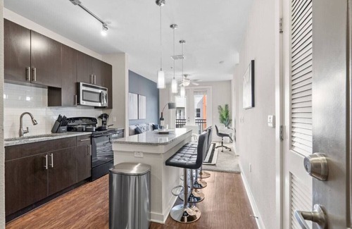 Courier City - Oscawana Apartment | Pool - Gym - FREE parking - Luxury Penthouse - 1