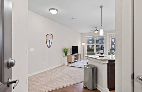 Courier City - Oscawana Apartment | Pool - Gym - FREE parking - Luxury king suite - 6